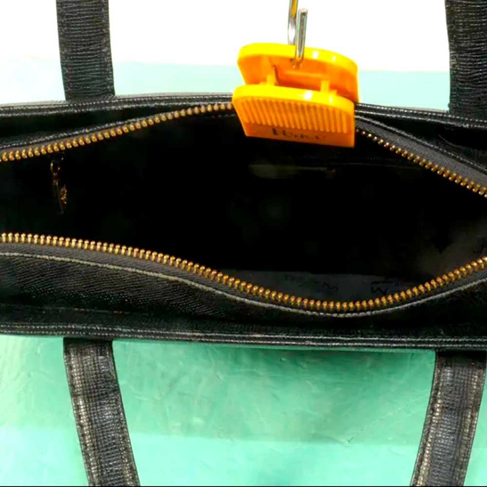 MCM Leather Tote Bag Authentic  + Dust Bag 🌹❤️🌹 - Picture 9 of 9